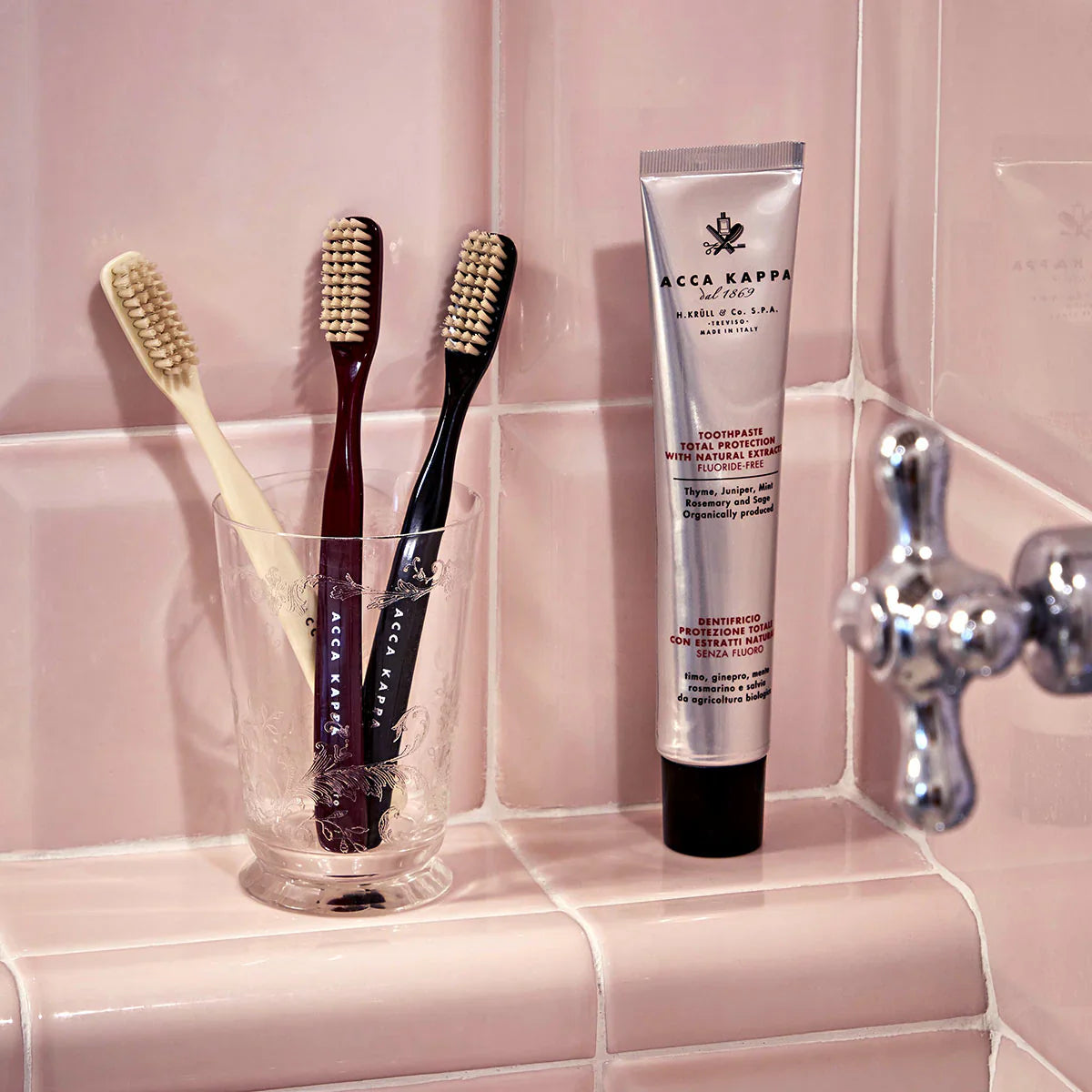 Acca Kappa Tooth Brush – Vintage Nylon – Medium – White